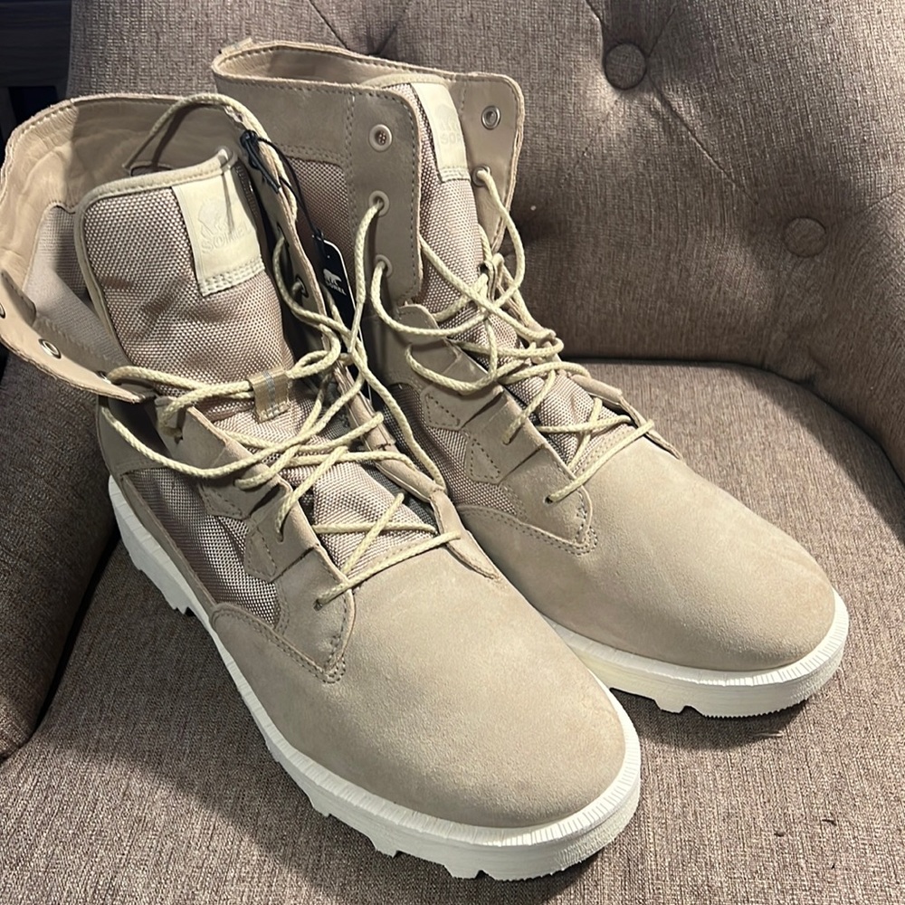Men’s size 11.5 Sorel boot. Brand new with tags. Suede. Waterproof.